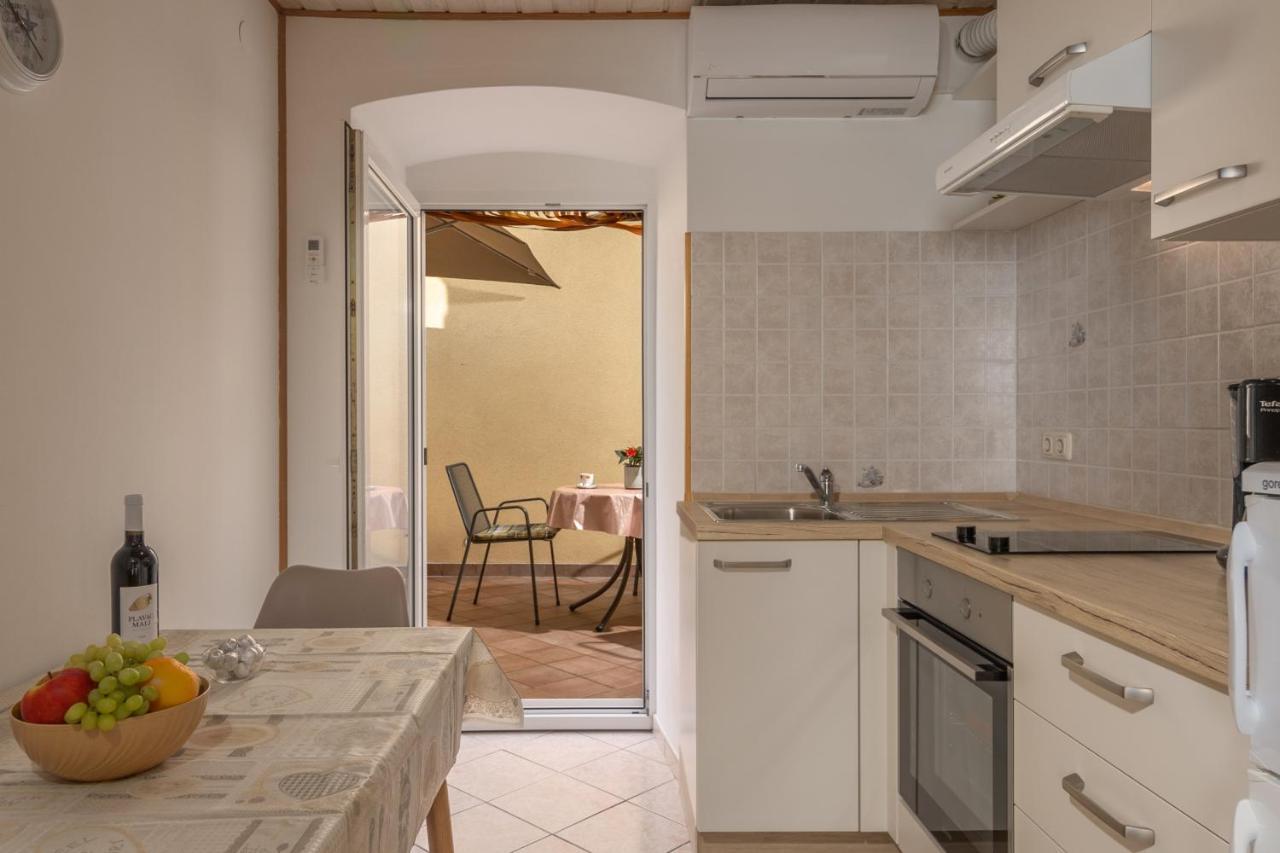 Apartmani Matic Moscenicka Draga Exterior photo